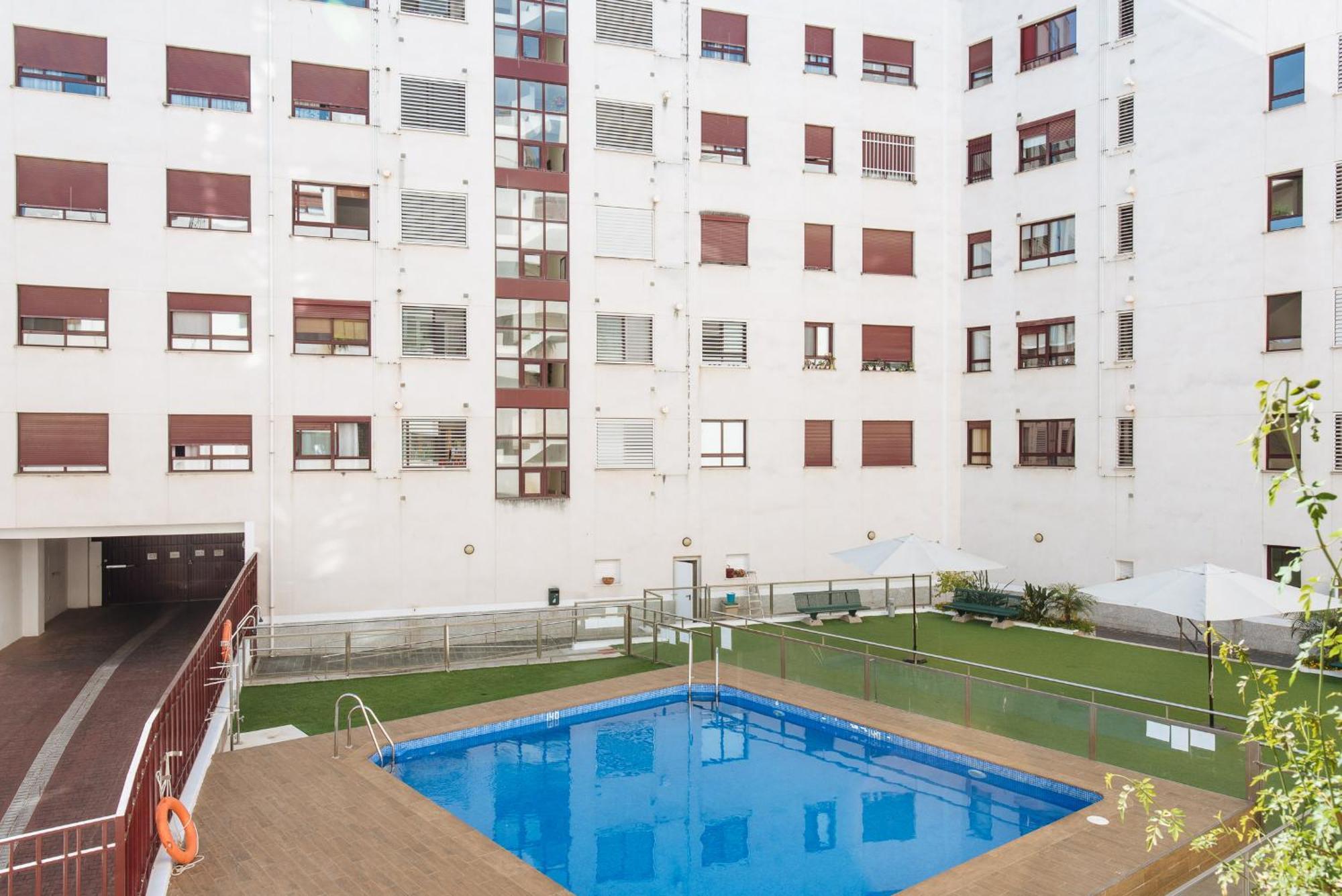 San Bernardo Home Free Parking Севиля Екстериор снимка