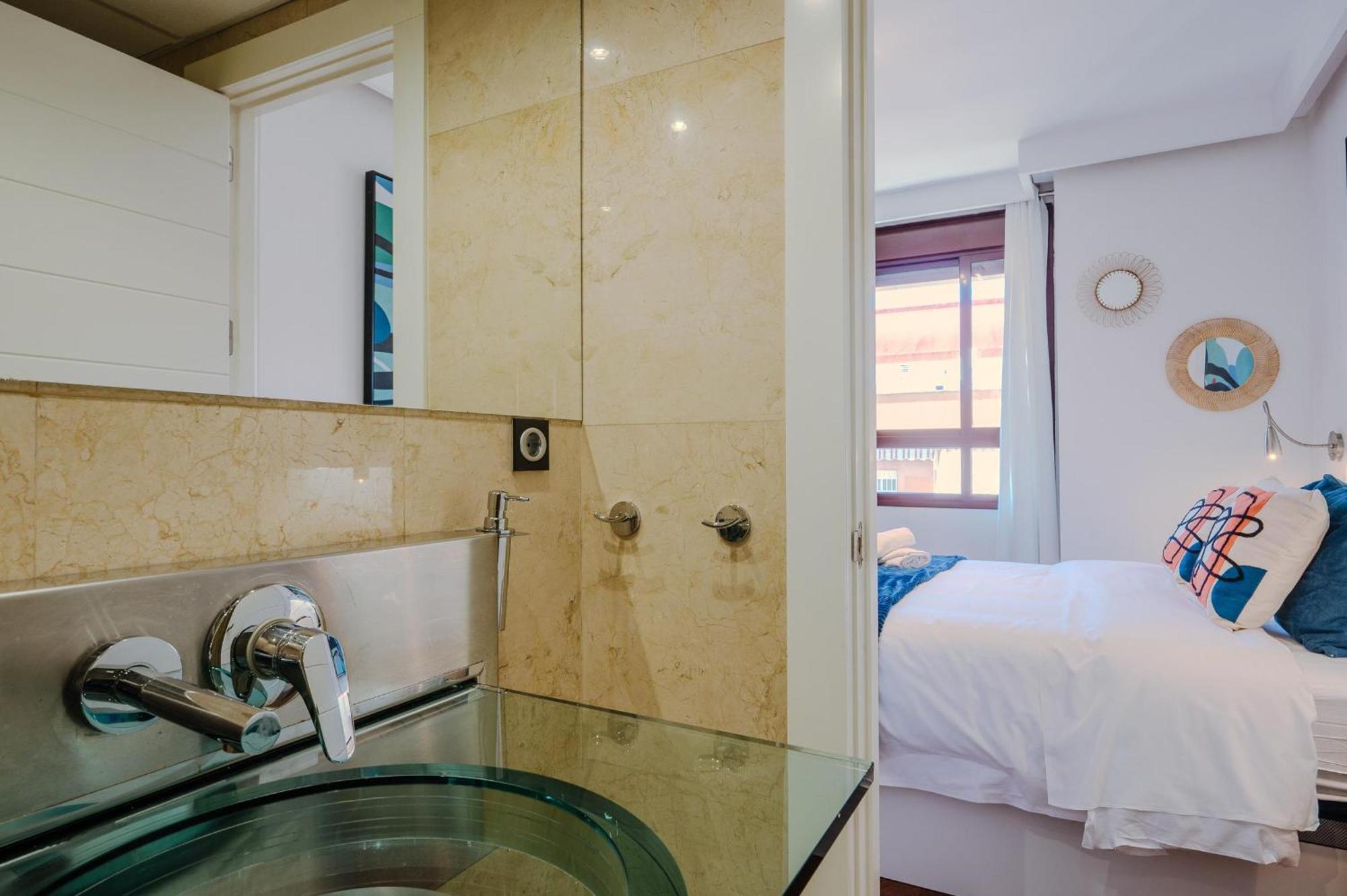 San Bernardo Home Free Parking Севиля Екстериор снимка